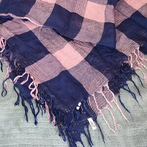 Ultra Comfy Square Scarf Golden Thread Dark Blue Pink Levis Winter Cozy Warm